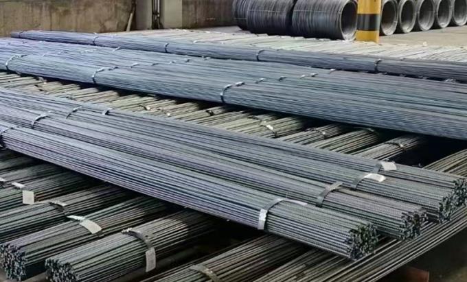 Zinkem powlekane (galwanizowane) pręty stalowe do wzmocnienia betonu ASTM A767 Galwanizacja na gorąco z wtryskaniem prętów stalowych do wzmocnienia 3